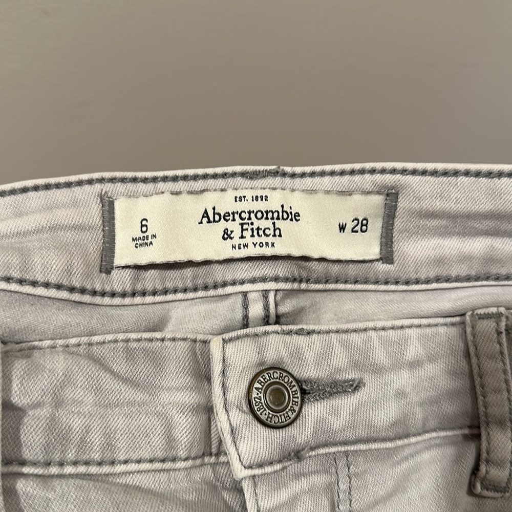 ABERCROMBIE & Fitch skinny jeans SIZE 28